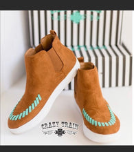 Load image into Gallery viewer, BIG &amp; STITCH BROWN KICKS,  turquoise trim hidden wedge
